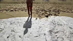 Hey! Missspisss flashes big cock on Mallorca beach!