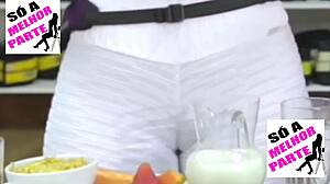 Kelly Key's big pussy camel toe splits leggings tight