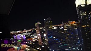 אריאל לאב מוצצת ומזדיינת עם זין שחור ענק במרפסת שטופת שמש