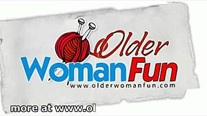 官能的なキャロラインのおばあちゃんの性欲が爆発