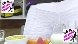 Kelly Key's big pussy camel toe splits leggings tight