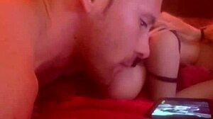 ¡Luvs2cumm69 follando a la muñeca rubia de tetas grandes en perrito, estoy obsesionado!