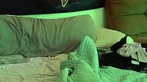 what happens on this tinder date?