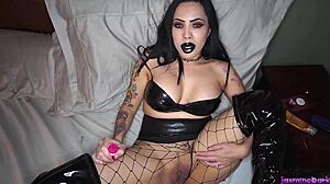 massive squirt goth girl