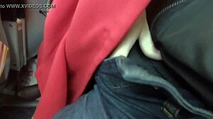 مص علني في الطائرة مع بنت تمص جامد