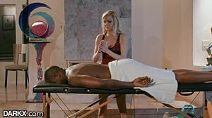 دارك إكس فتاة صغيرة 18+ مراهقة 18+ تعطي زبي الأسود تدليك عميق