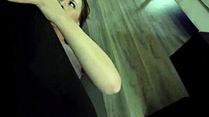 Гръдата куга мащеха зарязва йогата за табу чукане!