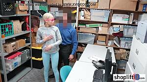 Czarna nastolatka złapana przez policjanta za kradzież smyczy w pracy!