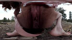 reuzin godin krimpt baas voor vernederende VR straf in 360