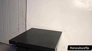 Amatorski domowy obciąganie kończy się rżnięciem mokrej cipki potworem