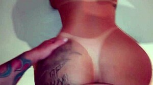 i love how my baixinha with big ass takes hard slaps