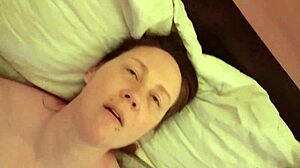 Hey, wanna fuck this milf while chatting hot guys?!