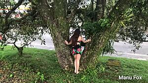 Manu Fox Flagrada No Trilho Do Trem Se Exibindo Nua E Batendo Siririca