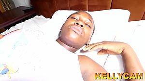 Hej, ta sladko obložena pička squirta iz velikega kurca doggystyle blowjob na piercing blondinko gospodinji?