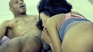 Fodendo Forte com Meu Amigo Depois de Treino Suado