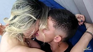 Hej, chceš vidět nymfomanku nevlastní mámu Monique Fuentes šukat syna Danner Mendez?