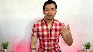 Straight buddy lets gay pal suck his huge 23cm cock 😏