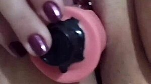 Veijari Bia väläyttää pillua ulkona