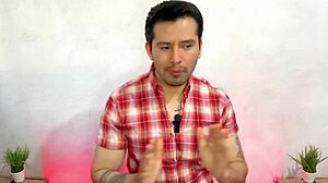 Straight buddy lets gay pal suck his huge 23cm cock 😏