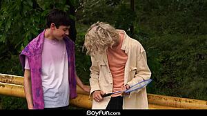 BoyFun - Açık hava oral iç mekana twink bareback aksiyonuna dönüşüyor