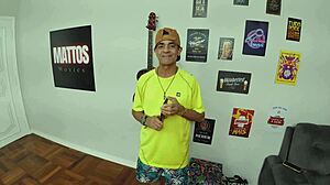 tiozinho fode anazinha rabuda anal doggystyle