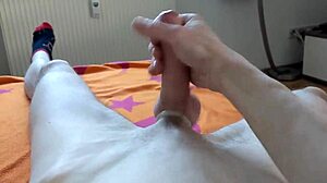 Deutscher Gay POV Cumshot mit dünnem jungen 18+ Kerl anschauen