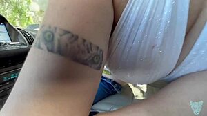 Uber-chauffeur schrikt van mijn blote kont!