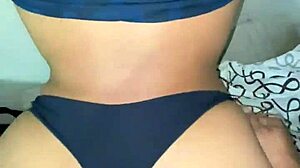 Hermosa latina women sharing stories