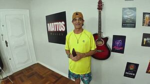 tiozinho fode anazinha rabuda anal doggystyle