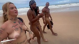 अपने दोस्त को नुडिस्ट बीच पर वाइल्ड एक्शन के लिए ले गया