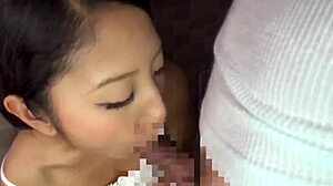 熱い日本人既婚の隣人がこっそり誘惑！