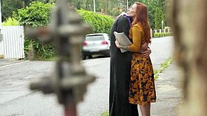 ΣΥΓΧΩΡΗΣΕ ΜΕ πατέρα - Αθώα κόκκινη milf παίρνει μεγάλο πούτσο