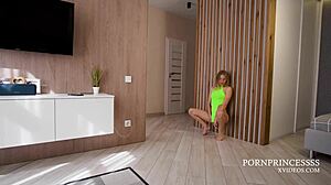 Step sis, I’m obsessed with your dick, let’s fuck daily! 😍