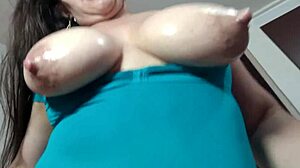 Cea mai bună prietenă a soției mele e o prostituată sălbatică! 😲