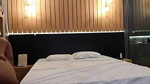 las legendarias mamadas de una chica europea vuelven loco al hombre