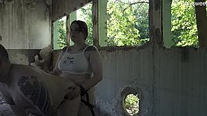 كيف أصبح الـpegging يوميًا مع هذه الـMILF المنحنية؟