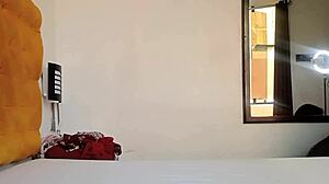 Grabo a mi padrastro mientras me ve probándome ropa y termine con la polla dentro de mi coñito