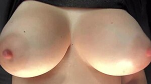 Hey, schau Artemisia liebt große Titten, die solo hüpfen in Nahaufnahme?