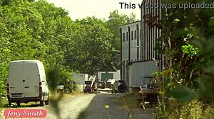 Дженни Смит сверкает голышом на публике, подборка