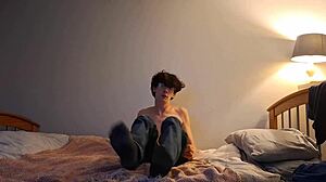 Skinny girl tries pillow humping for first orgasm in ages