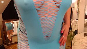 Блейк Идън обича чудовищен кур на стълбището секс