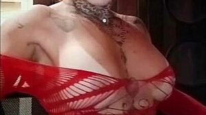 Fitness redhead with tattoos dedicates video to local viewers.