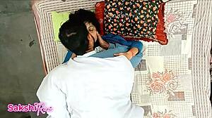 टीचर क्यूट स्टूडेंट को एग्जाम पास के लिए फक करता है, देसी क्रीमपाई सेक्स में।