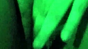 Abrindo Minha Bucetinha Virgem Molhadinha Pra Ser Lambida