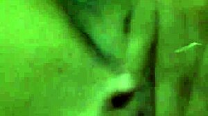 18-year-old novinha cums hard while touching herself, wanna see?