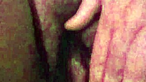 Abrindo Minha Bucetinha Virgem Molhadinha Pra Ser Lambida