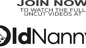 Corpul matur și curvy al lui Dylan Jenn strălucește în joaca solo