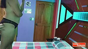 Chiclayo'dan Esther Köpek Pozisyonunda Büyük Kalçasını Gösteriyor, Casting Görünümü