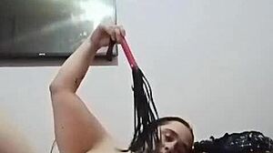 เงี่ยนคนเดียว ต้องช่วยตัวเองด้วยของเล่นรูดๆ!