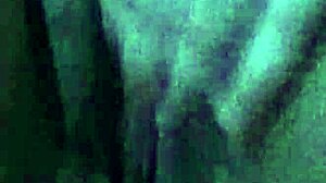 Abrindo Minha Bucetinha Virgem Molhadinha Pra Ser Lambida